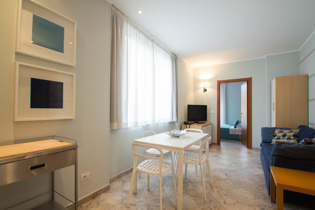 Hotel Corso Alaxi Hotels Алассіо Номер фото
